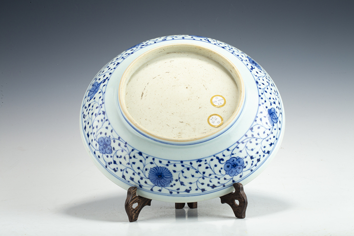 古玩陶瓷清雍乾·青花一束蓮紋盤(pán)拍賣(mài)，當(dāng)前價(jià)格5664元