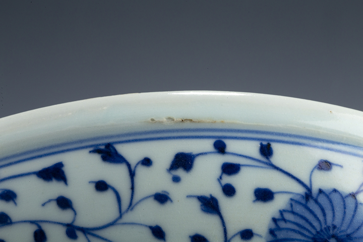 古玩陶瓷清雍乾·青花一束蓮紋盤(pán)拍賣(mài)，當(dāng)前價(jià)格5664元