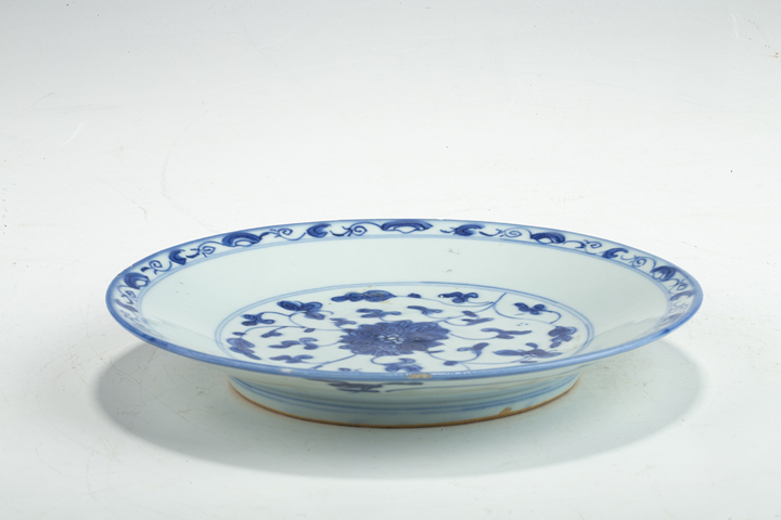 古玩陶瓷清乾隆·青花纏枝花卉紋盤真品鑒賞圖