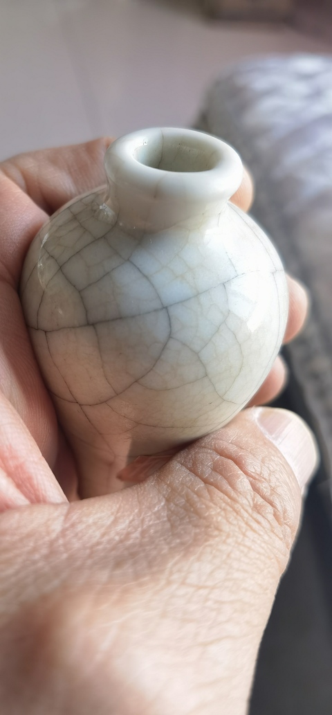 古玩陶瓷哥釉梅瓶真品鑒賞圖