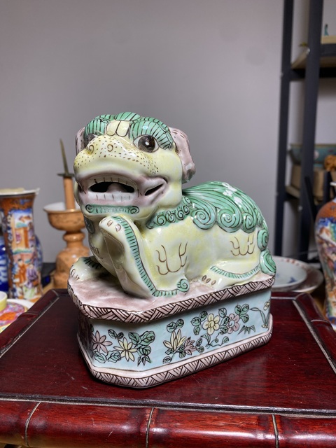 古玩陶瓷素三彩獅子香薰真品鑒賞圖