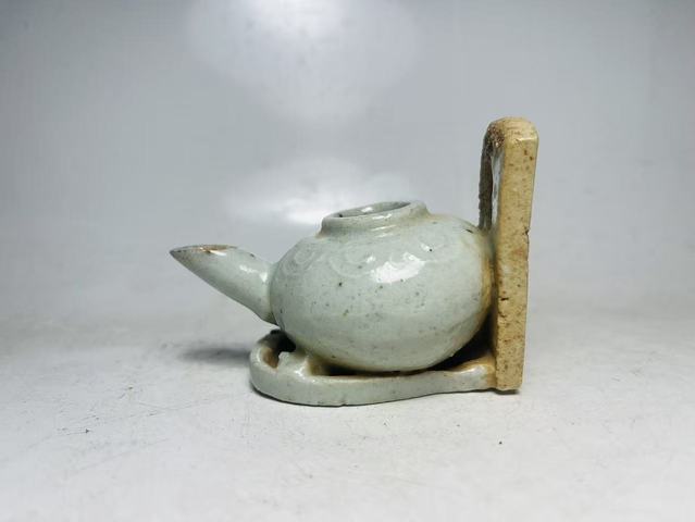 古玩陶瓷（明早期）青白釉刻花油燈拍賣，當前價格0元