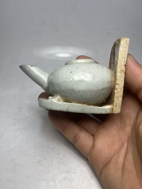 古玩陶瓷（明早期）青白釉刻花油燈拍賣，當前價格0元