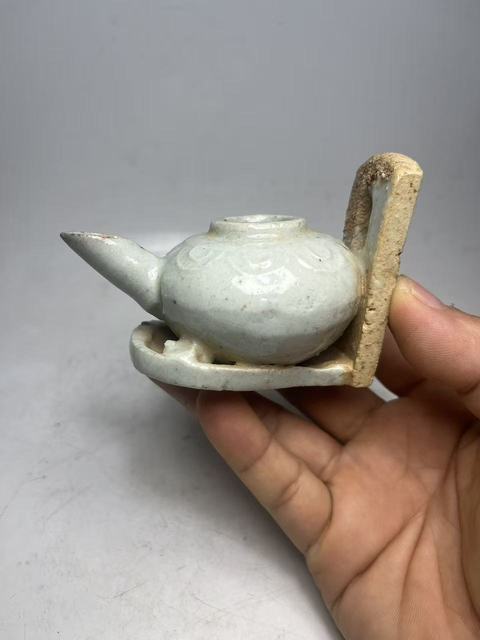 古玩陶瓷（明早期）青白釉刻花油燈拍賣，當前價格0元