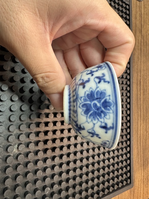 古玩陶瓷清晚期西番蓮杯真品鑒賞圖