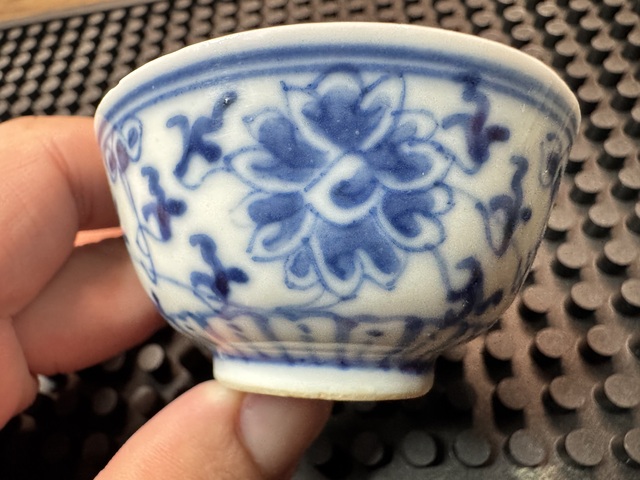 古玩陶瓷清晚期西番蓮杯真品鑒賞圖