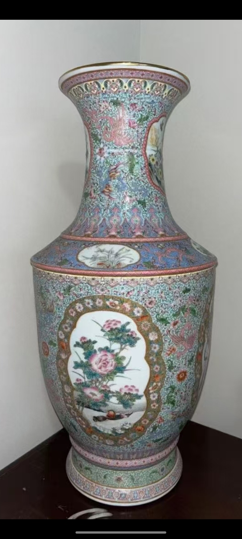 古玩陶瓷粉彩花卉紋撇口瓶真品鑒賞圖