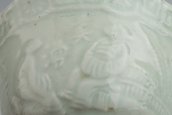 古玩陶瓷民國解放初·豆青釉模印人物詩文八方杯真品鑒賞圖