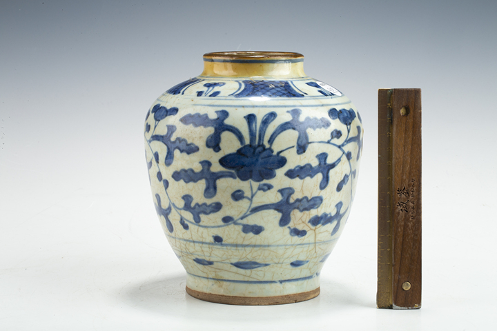 古玩陶瓷清早·青花纏枝花卉紋罐真品鑒賞圖