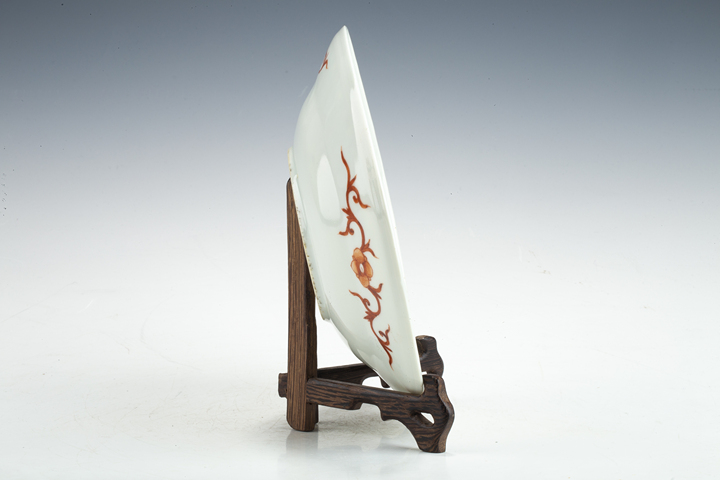 古玩陶瓷民國·五彩錦雞牡丹紋盤真品鑒賞圖