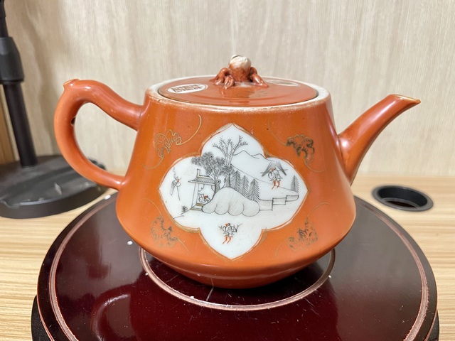 古玩陶瓷珊瑚紅釉描金開光執壺真品鑒賞圖