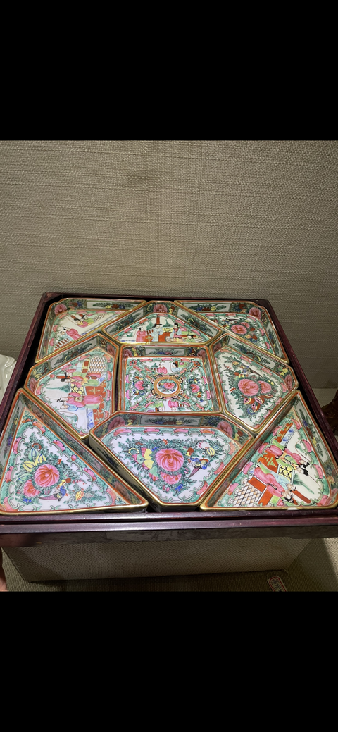 古玩陶瓷廣彩人物故事紋攢盤真品鑒賞圖