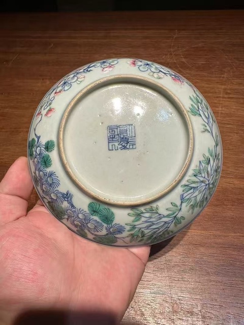 古玩陶瓷青花粉彩盤真品鑒賞圖