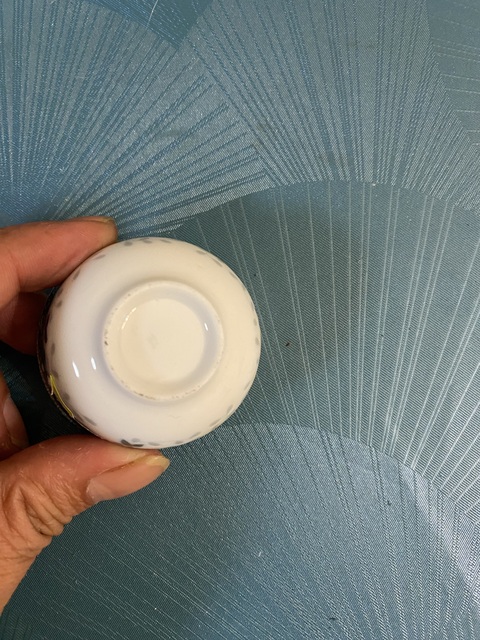 古玩陶瓷花卉紋杯真品鑒賞圖