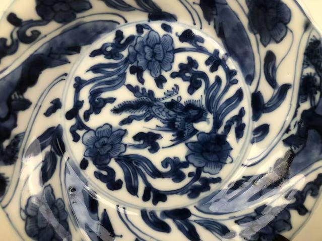 古玩陶瓷清康熙·鳳穿牡丹花口盤真品鑒賞圖