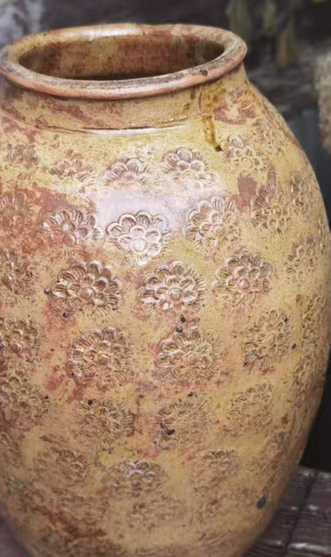 古玩陶瓷 花卉紋青釉印花雙系罐真品鑒賞圖