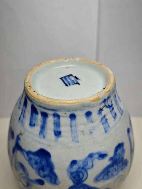 古玩陶瓷青花云鶴紋蓋罐真品鑒賞圖