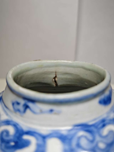 古玩陶瓷青花云鶴紋蓋罐真品鑒賞圖