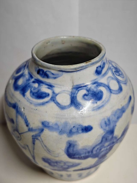 古玩陶瓷青花云鶴紋蓋罐真品鑒賞圖