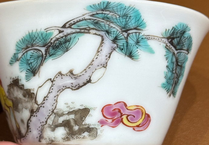 古玩陶瓷粉彩馬蹄杯真品鑒賞圖