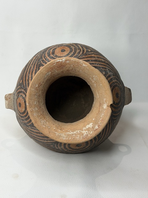 古玩陶瓷馬家窯文化·同心圓點漩渦紋敞口壺拍賣，當前價格1490元