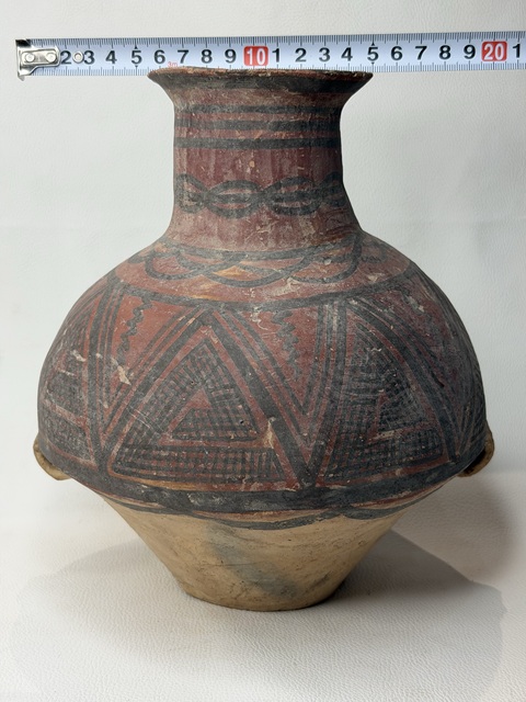 古玩陶瓷馬家窯·馬廠類型折線回紋雙耳壺真品鑒賞圖