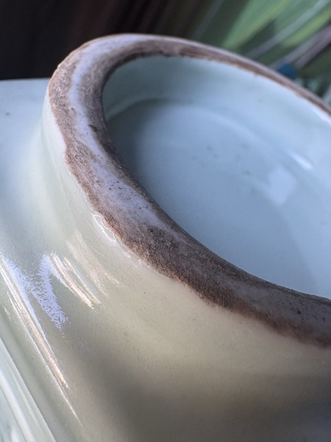 古玩陶瓷豆青釉八卦紋琮式瓶真品鑒賞圖