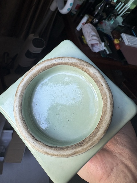 古玩陶瓷豆青釉八卦紋琮式瓶真品鑒賞圖