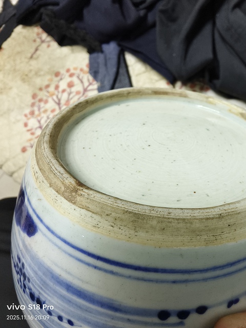 古玩陶瓷山水紋青花罐真品鑒賞圖