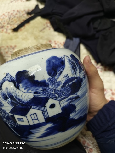 古玩陶瓷山水紋青花罐真品鑒賞圖