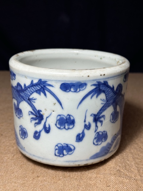 古玩陶瓷清晚期 青花云龍紋香爐真品鑒賞圖
