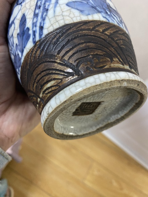 古玩陶瓷哥釉青花花鳥紋梅耳瓶真品鑒賞圖