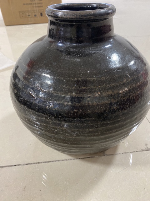 古玩陶瓷窯變黑釉高領罐真品鑒賞圖