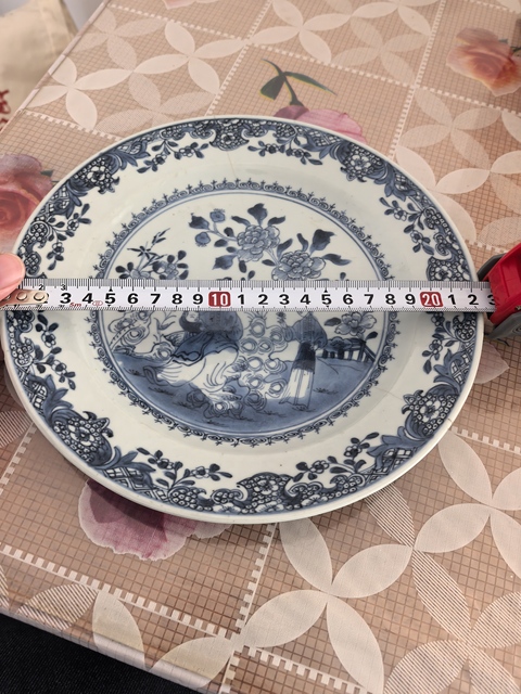 古玩陶瓷仕女嬰戲紋青花盤真品鑒賞圖