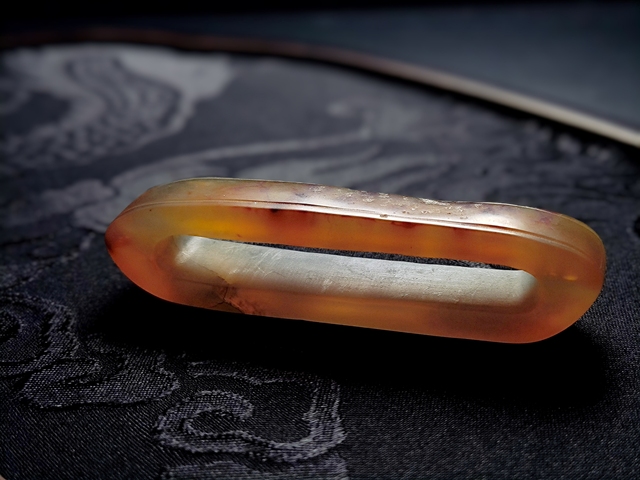 古玩玉器瑪瑙雕“腰帶穿”真品鑒賞圖