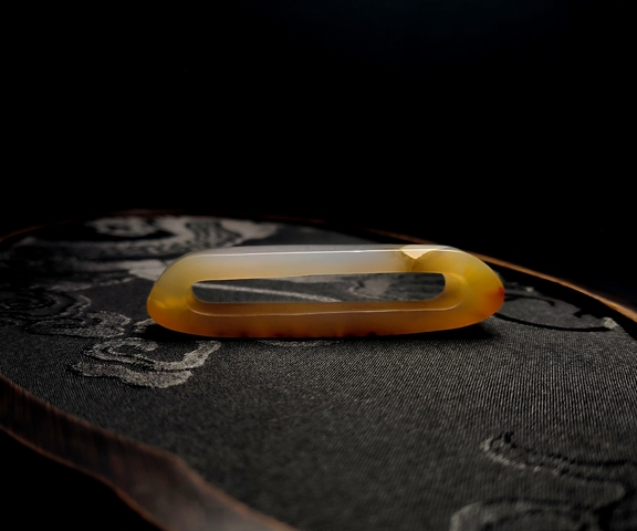 古玩玉器瑪瑙雕“腰帶穿”真品鑒賞圖