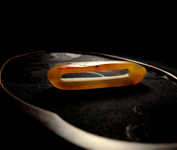 古玩玉器瑪瑙雕“腰帶穿”真品鑒賞圖