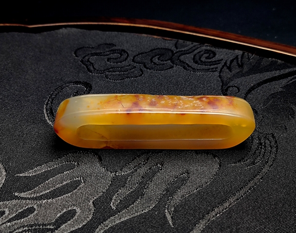 古玩玉器瑪瑙雕“腰帶穿”真品鑒賞圖