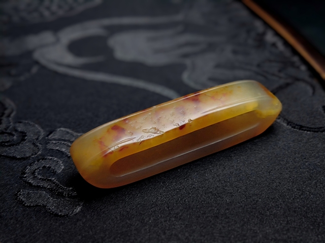 古玩玉器瑪瑙雕“腰帶穿”真品鑒賞圖