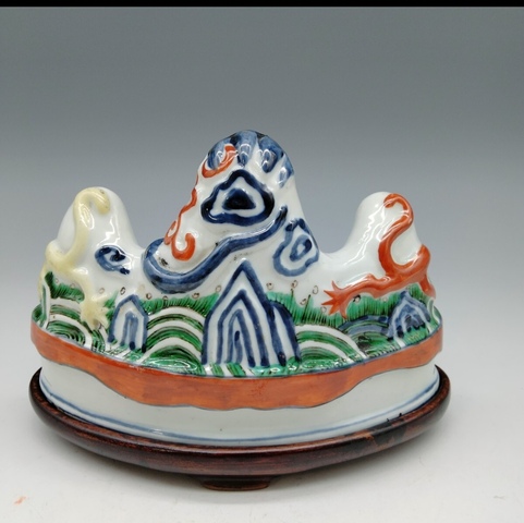 古玩陶瓷青花紅綠彩筆架真品鑒賞圖