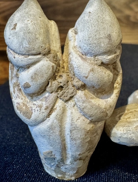 古玩陶瓷唐代奏樂仕女陶俑真品鑒賞圖