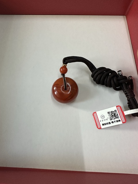 古玩玉器南紅平安扣真品鑒賞圖