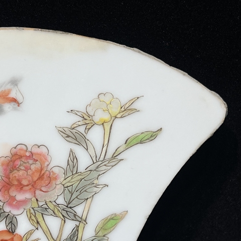 古玩陶瓷粉彩花卉紋瓷板真品鑒賞圖