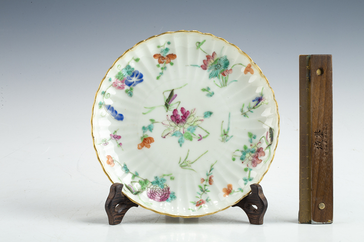 古玩陶瓷·粉彩飛黃騰達紋花口盤
真品鑒賞圖