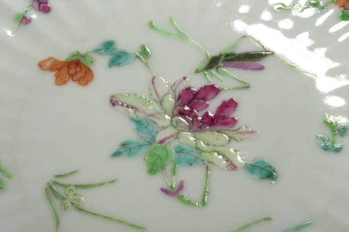 古玩陶瓷·粉彩飛黃騰達紋花口盤
真品鑒賞圖