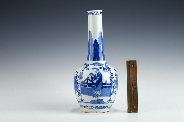 古玩陶瓷清晚期·青花開窗仕女花鳥紋長頸瓶拍賣，當前價格248元