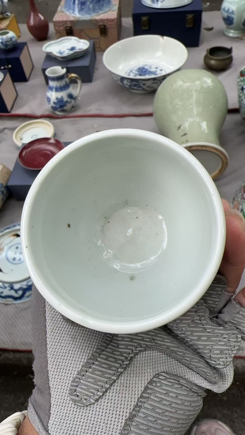 古玩陶瓷山水紋青花鼓釘洗真品鑒賞圖