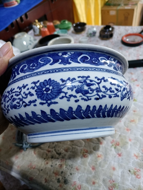 古玩陶瓷花卉紋青花香爐拍賣，當前價格2800元