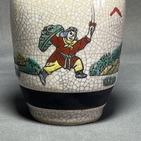 古玩陶瓷哥釉五彩螭龍耳刀馬人物瓶真品鑒賞圖