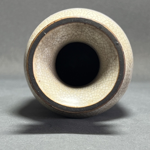 古玩陶瓷哥釉五彩螭龍耳刀馬人物瓶真品鑒賞圖